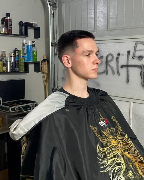 Skin taper with a short textured top, front view
